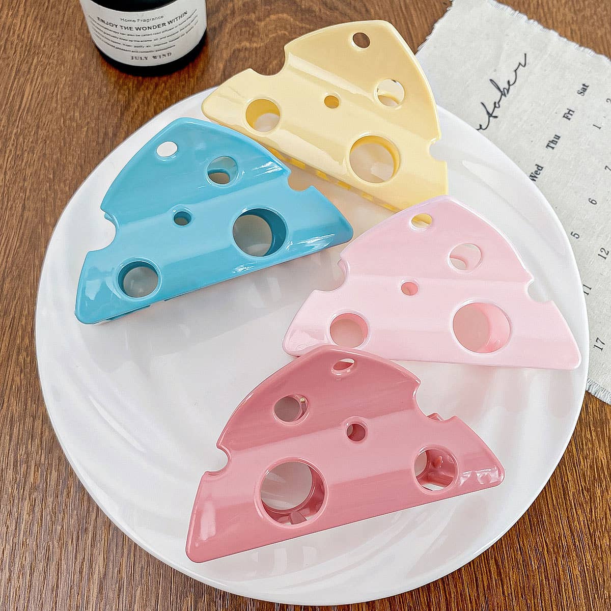 Cheese Hair Claw - Cute Large Clip for Girls_CWAHA0392