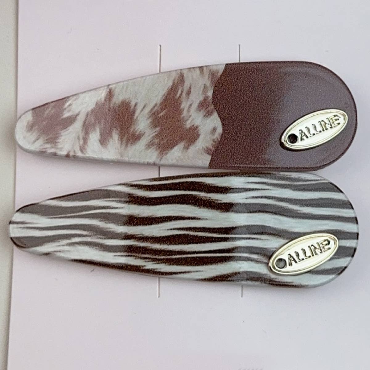 ATMOSPHERIC MILK COFFEE STRIPED PLAID BOBBY PIN