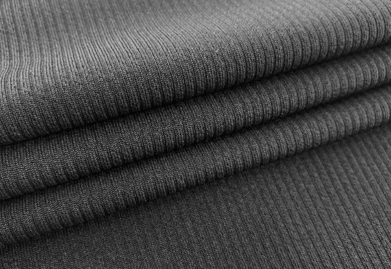 SIMPLE SLIM-FIT HALTER DRESS WITH SPLIT BACK