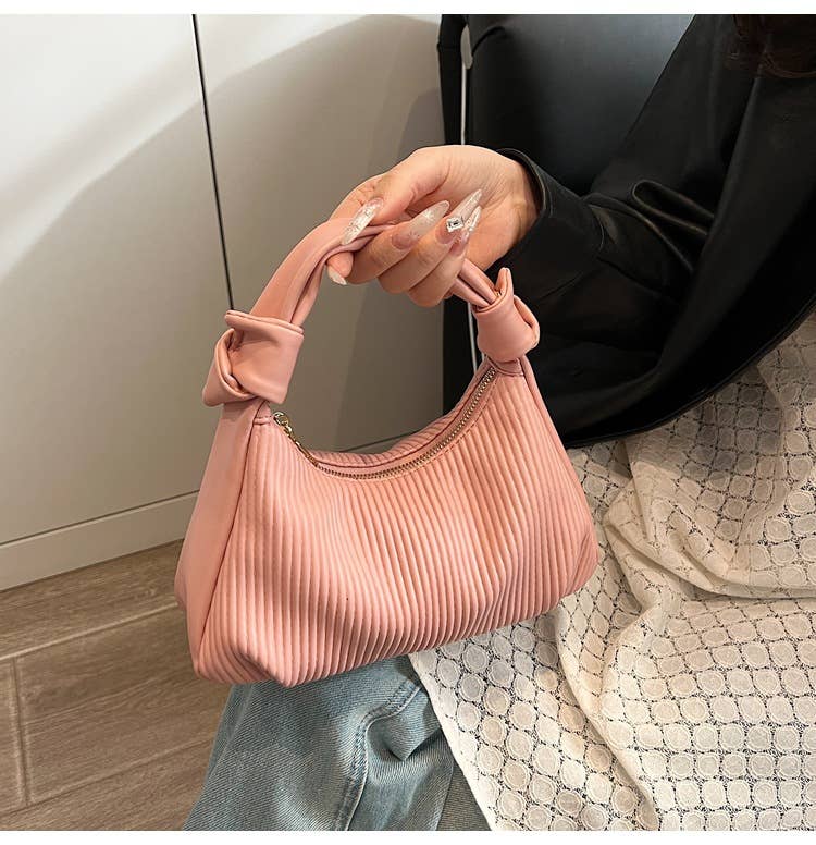 Simple pleated and creased single-shoulder bag