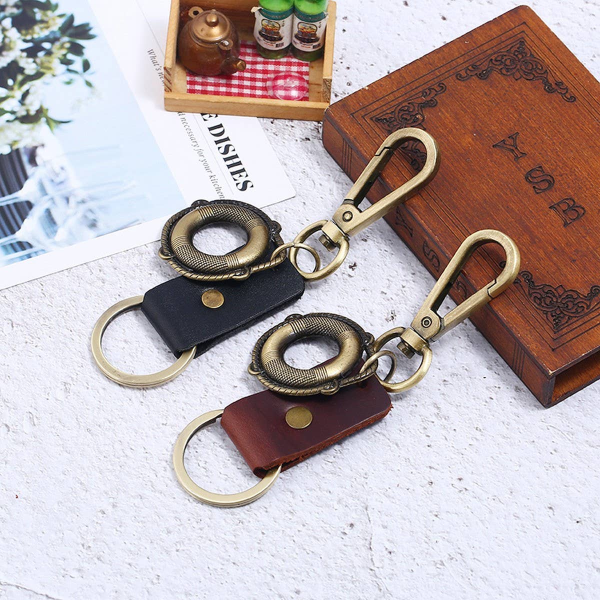 NEW ALLOY BRONZE PENDANT RETRO COWHIDE KEYCHAIN