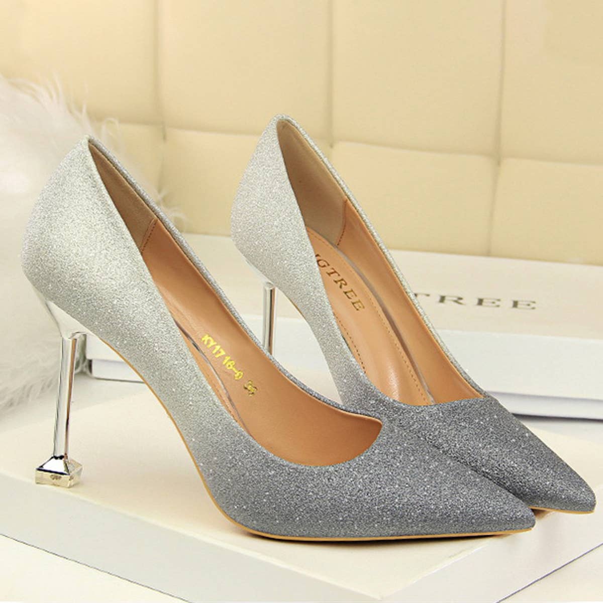 MATCHING SHALLOW MOUTH POINTED TOE HIGH HEELS