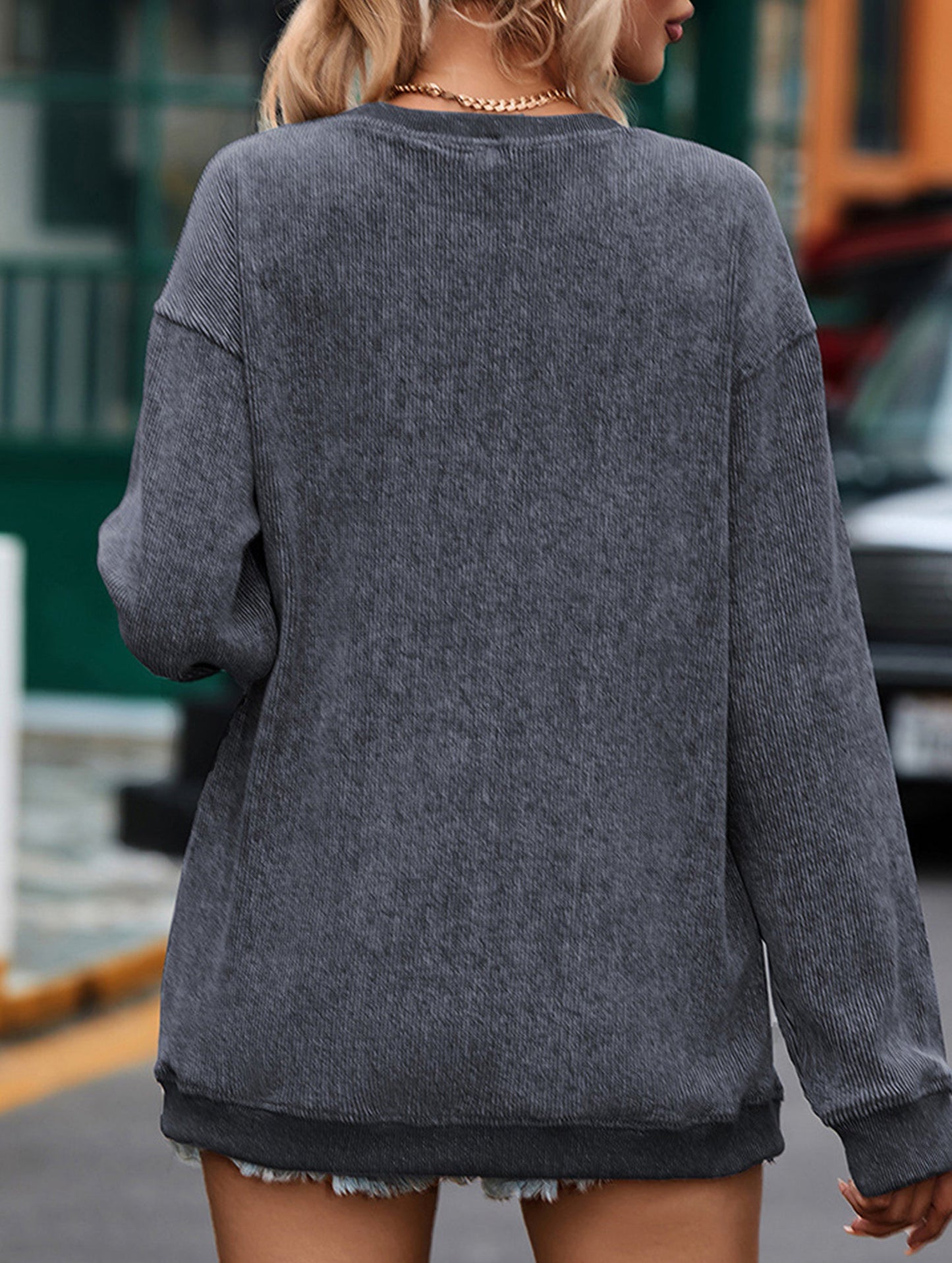 Long-sleeved ribbed sweater