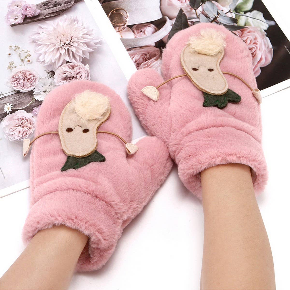 WOMEN'S CARTOON RABBIT FUR FULL FINGER GLOVES_CWAG0265