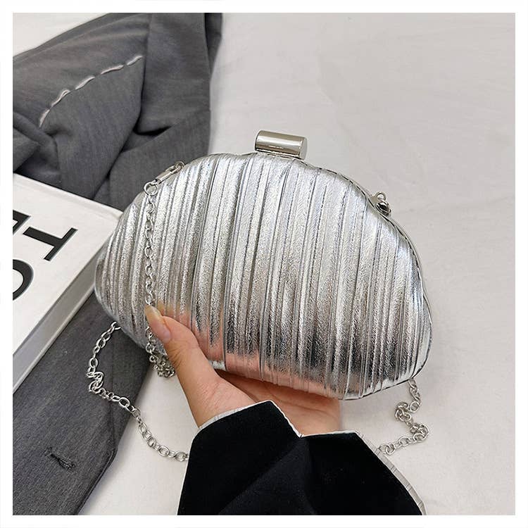 Fashionable and niche glossy single-shoulder bag