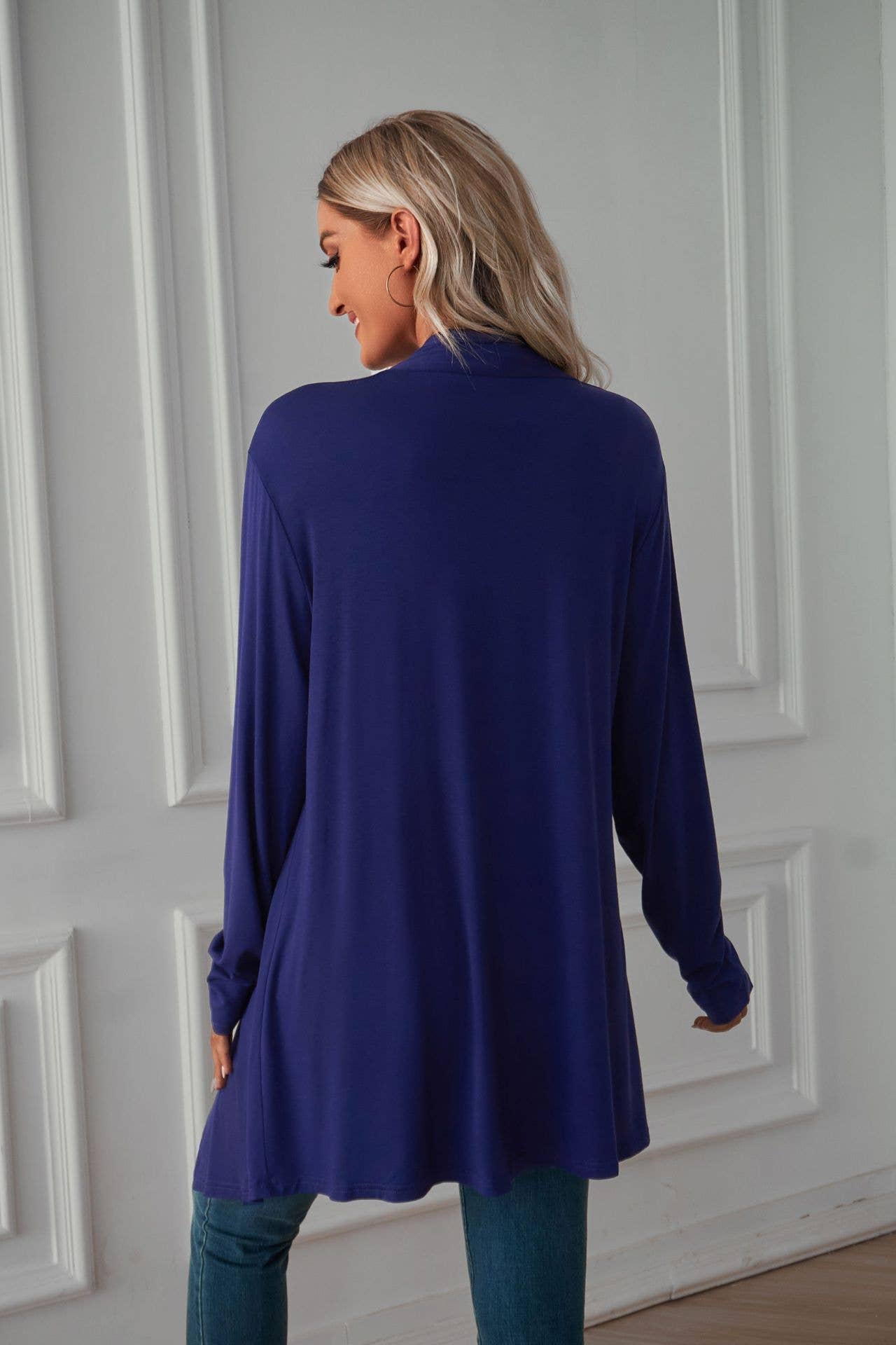 Solid color long unbuttoned cardigan