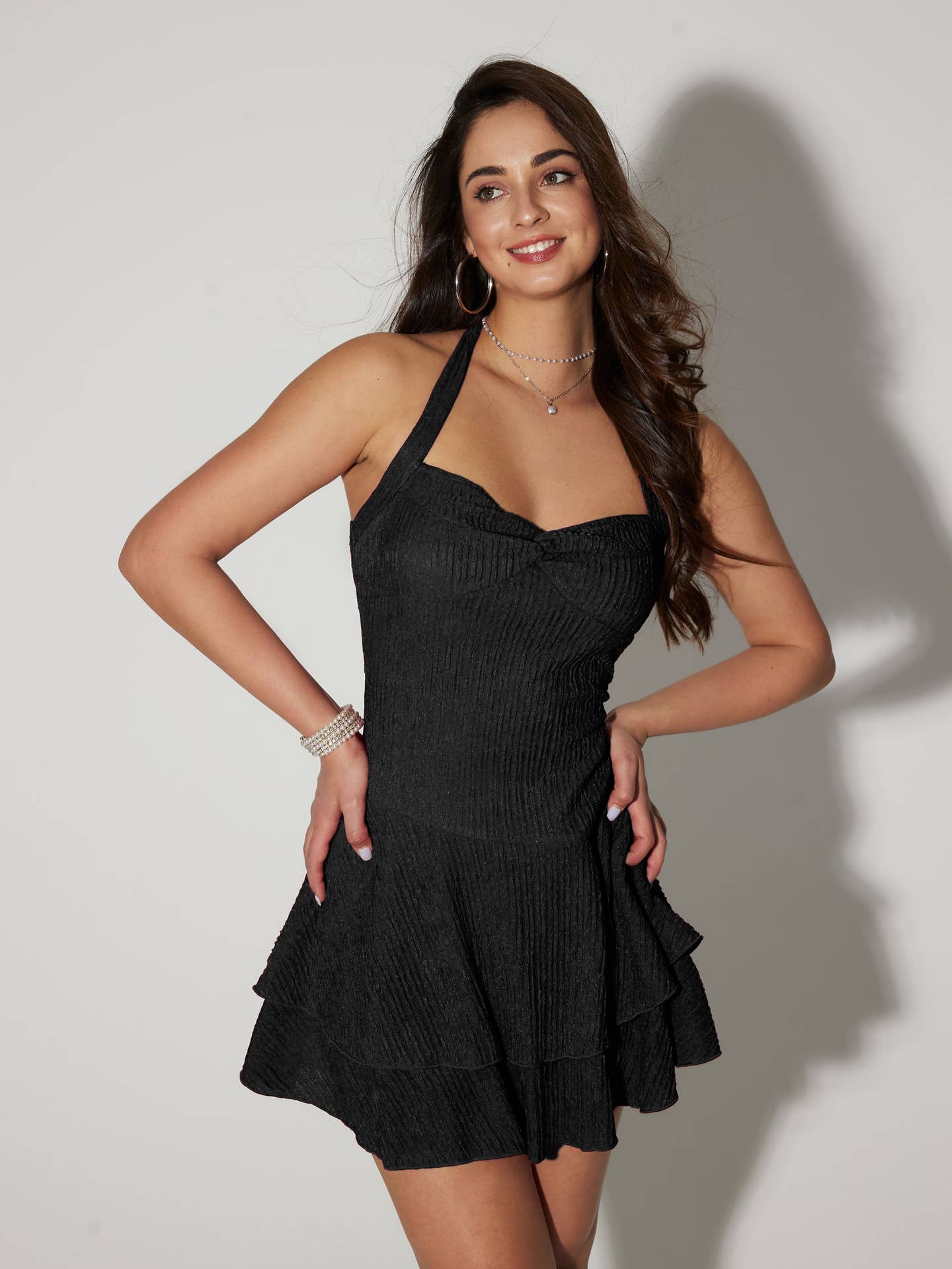 A sexy solid-color short dress with a neckline