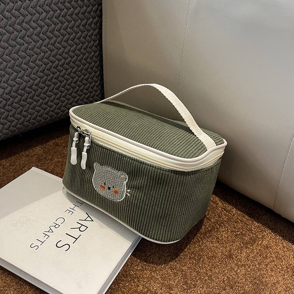 NEW CORDUROY FABRIC PORTABLE COSMETIC BAG_CWAB4425