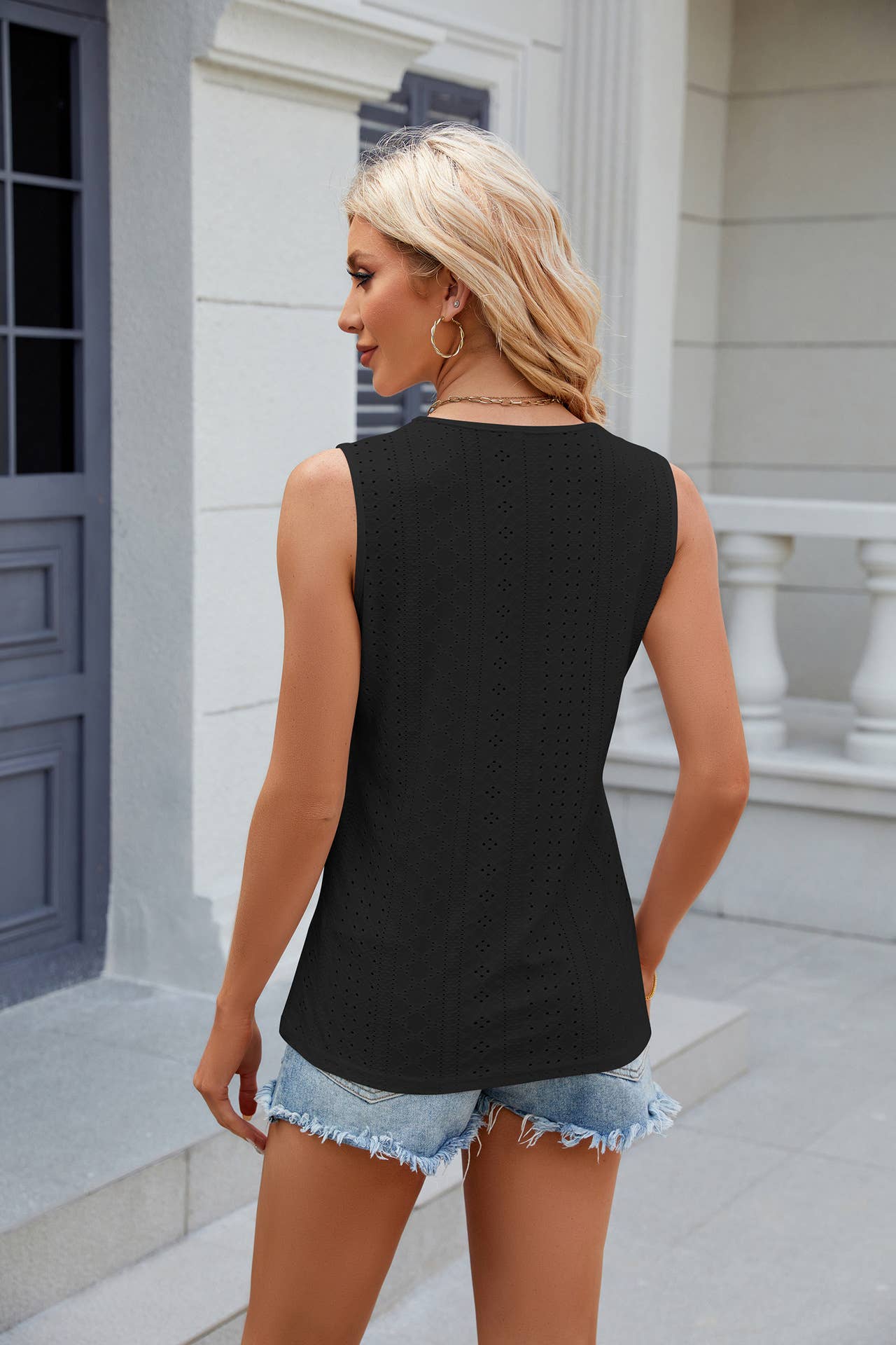 V-neck lace sleeveless solid color casual vest