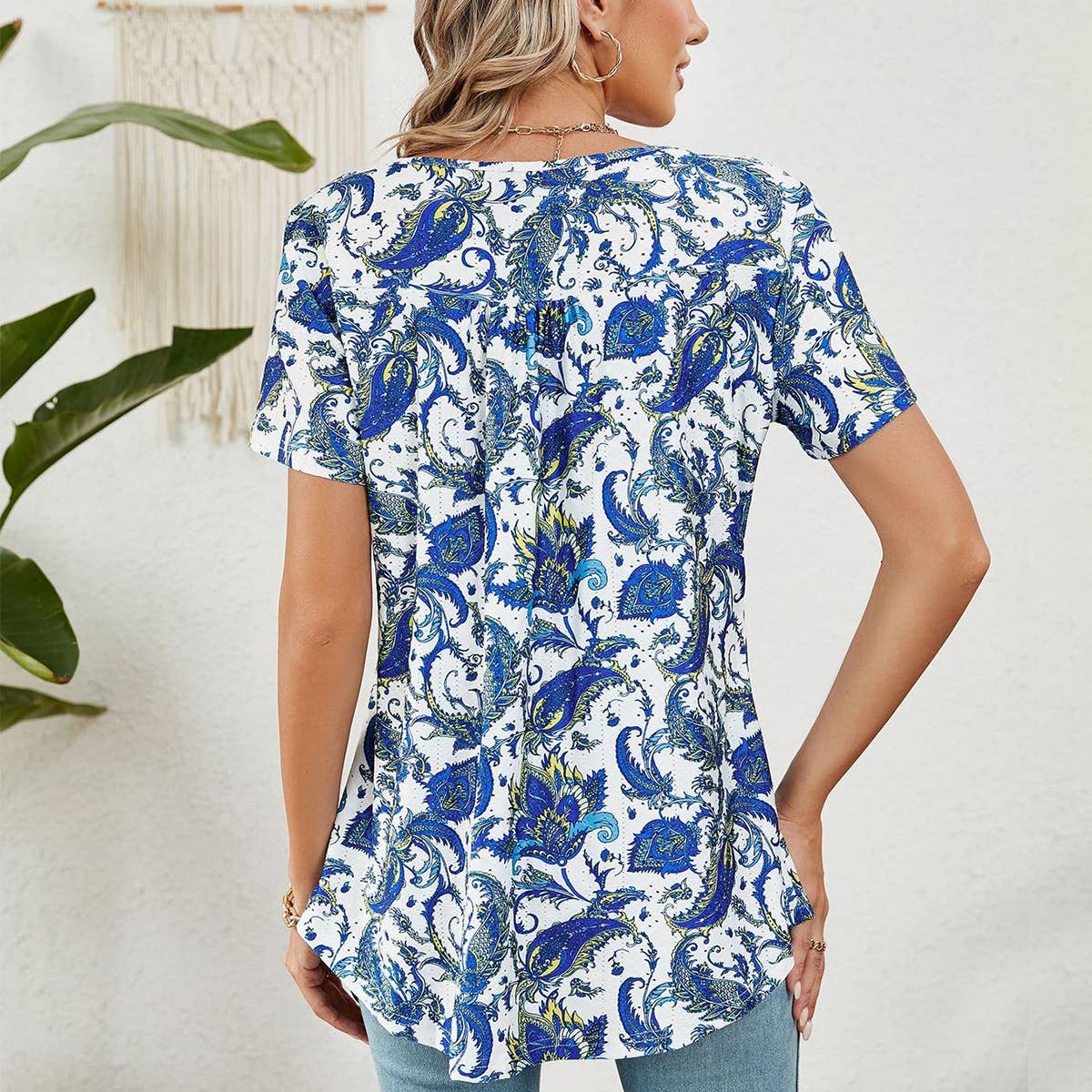 Lightweight printed short sleeves top