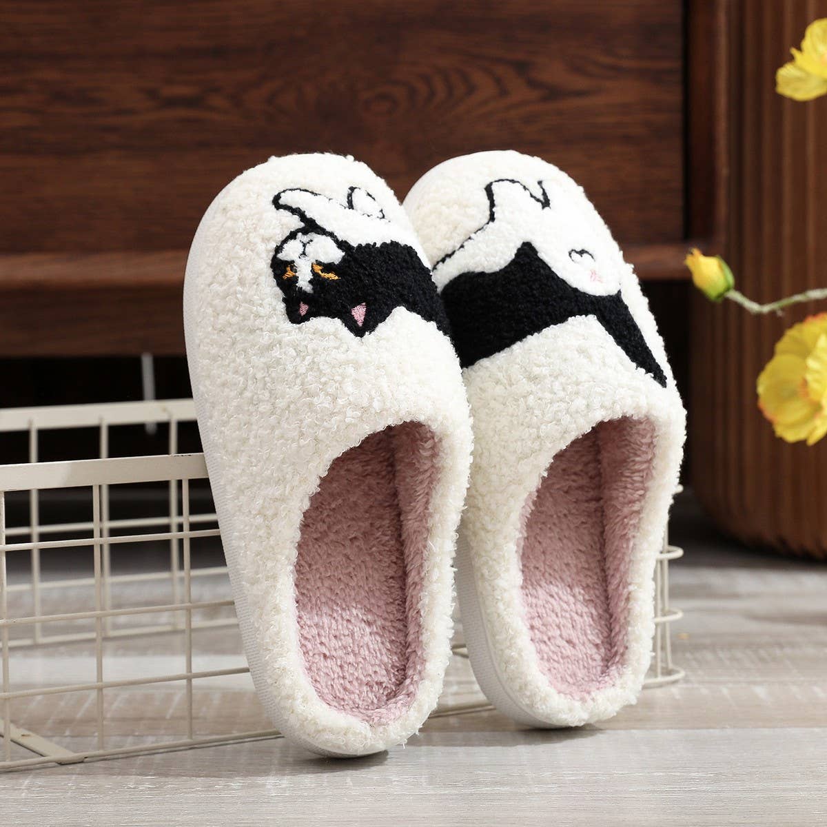 FUNNY EGG CAT EMBROIDERED COTTON SLIPPERS
