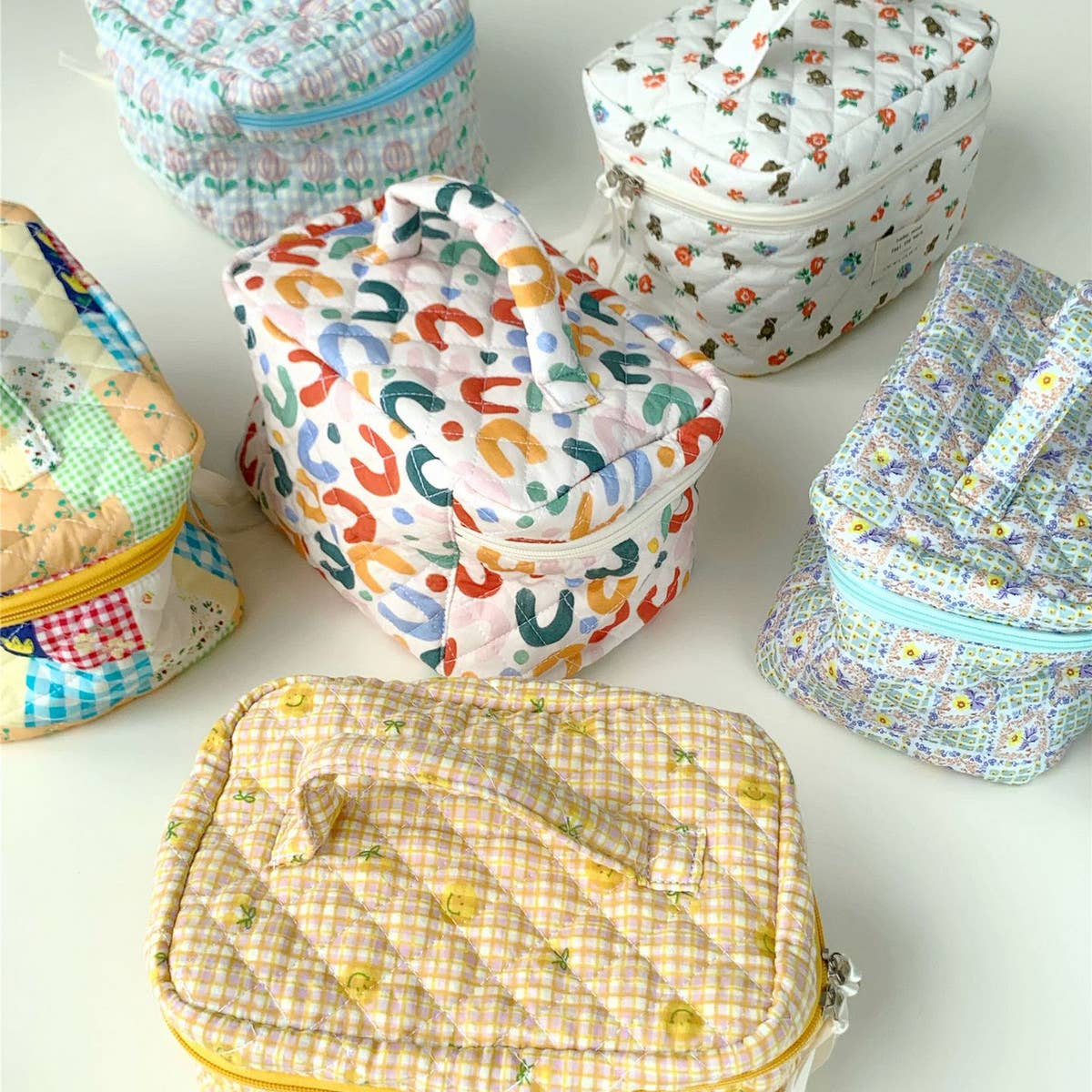 SIMPLE AND LOVELY CANVAS COSMETIC BAG_CWAB1041