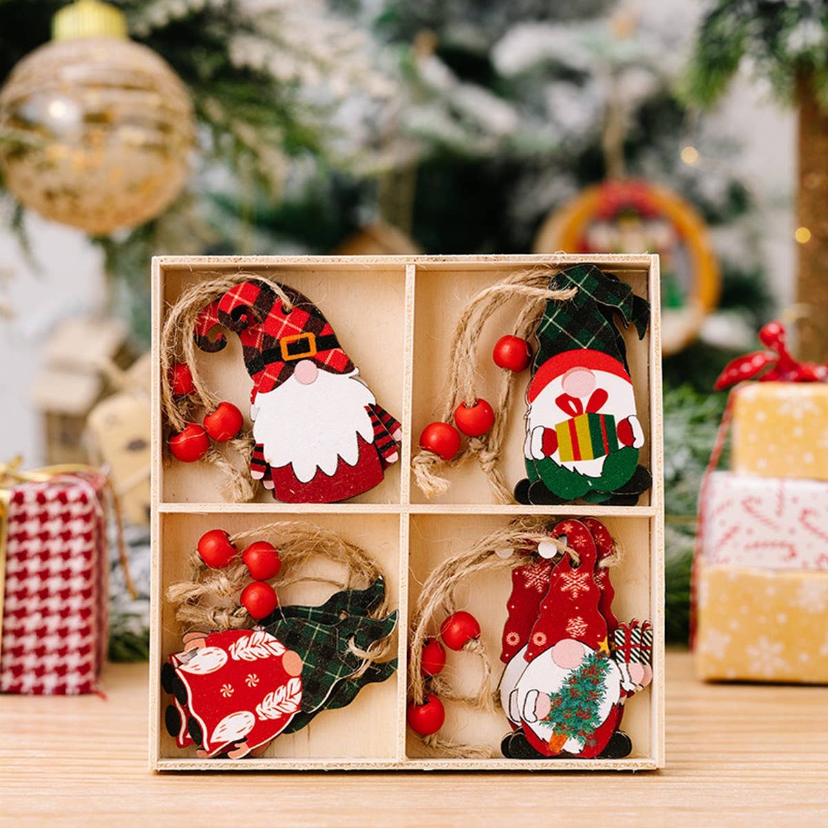 CWMM10285_CHRISTMAS WOODEN GNOME ORNAMENTS SET OF 4