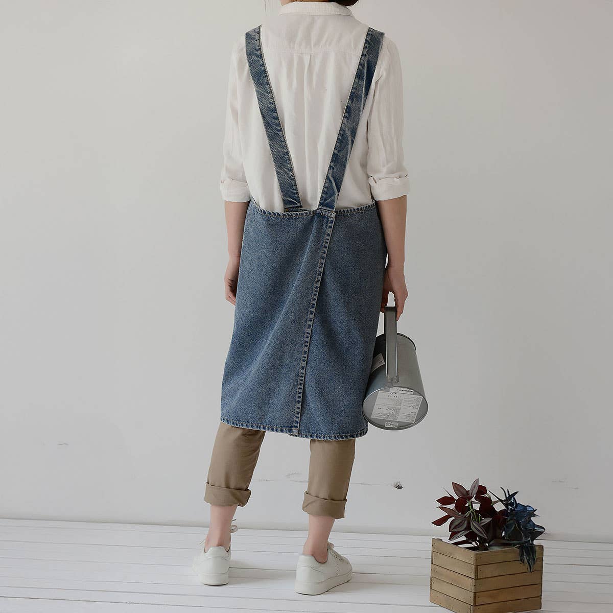 Cotton Canvas Washed Denim Apron with pockets