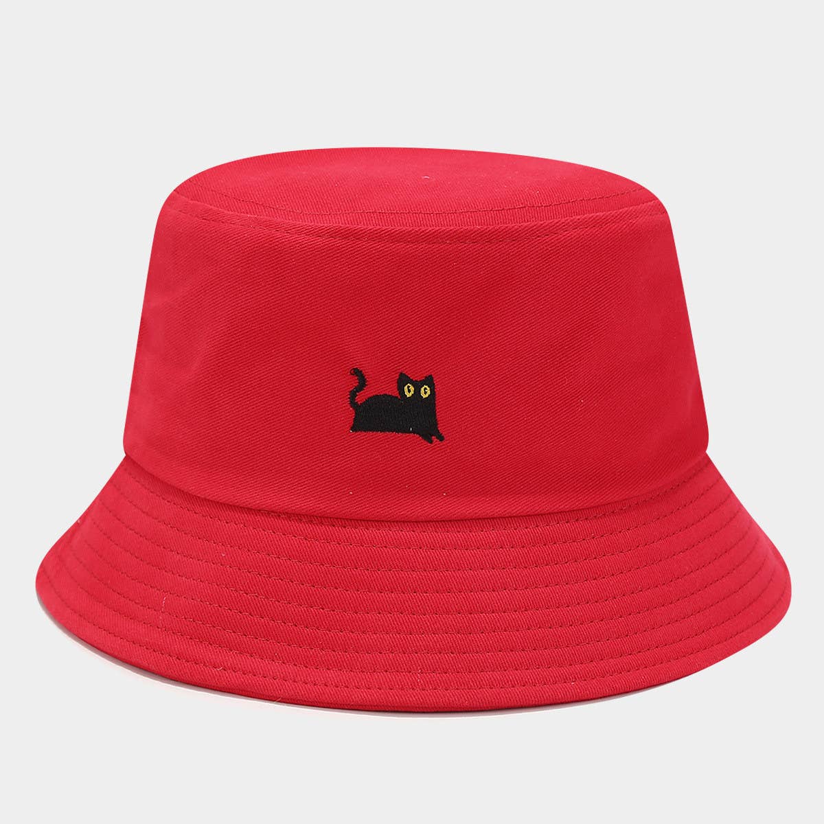 MACAROON-COLORED BLACK CAT EMBROIDERED BUCKET HAT_CWAH1631