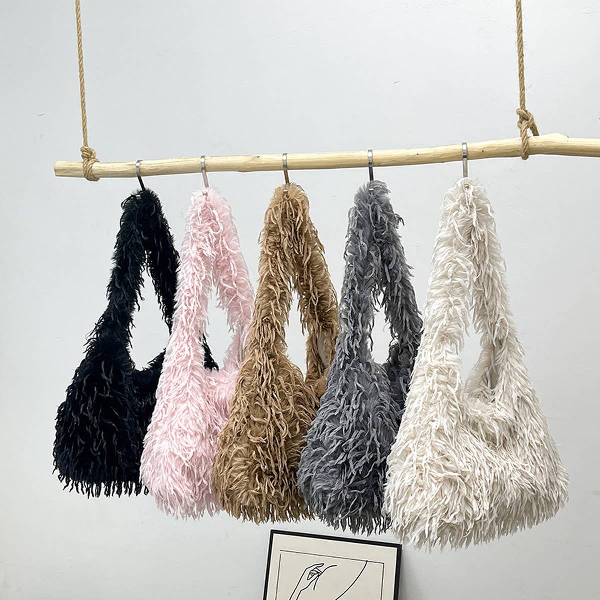 WINTER TASSEL HANDBAG VERSATILE SHOULDER PLUSH BAG_CWAB4015