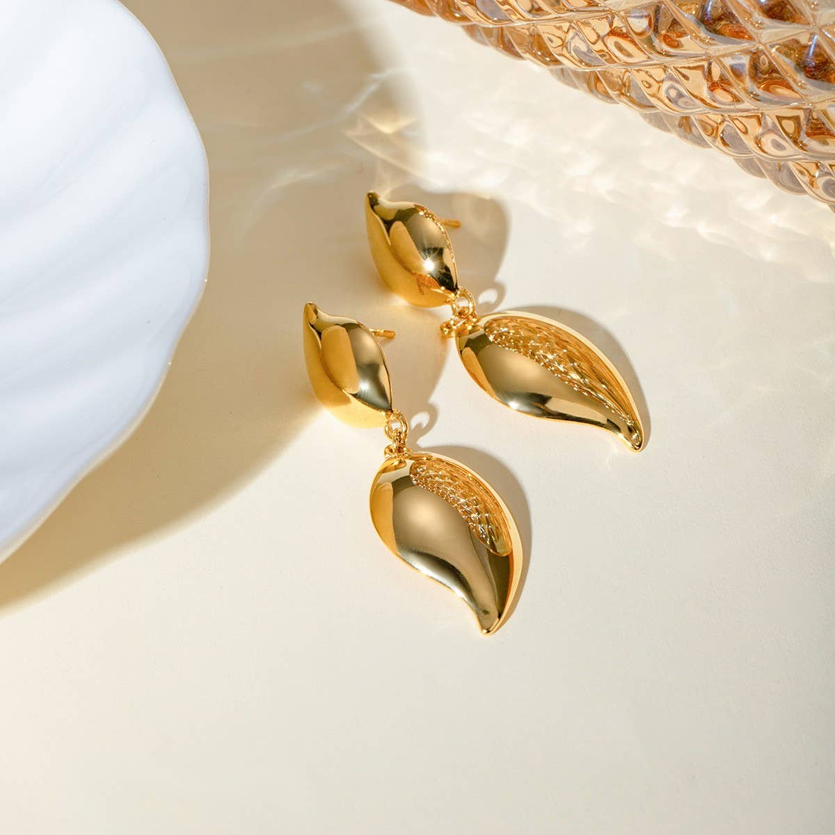 SIMPLE PETAL TEARDROP-SHAPED POLISHED EARRINGS_CWAJE1794
