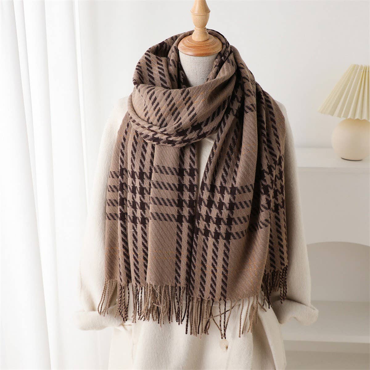 Retro Houndstooth Scarf with Soft Fringe_CWASC2755