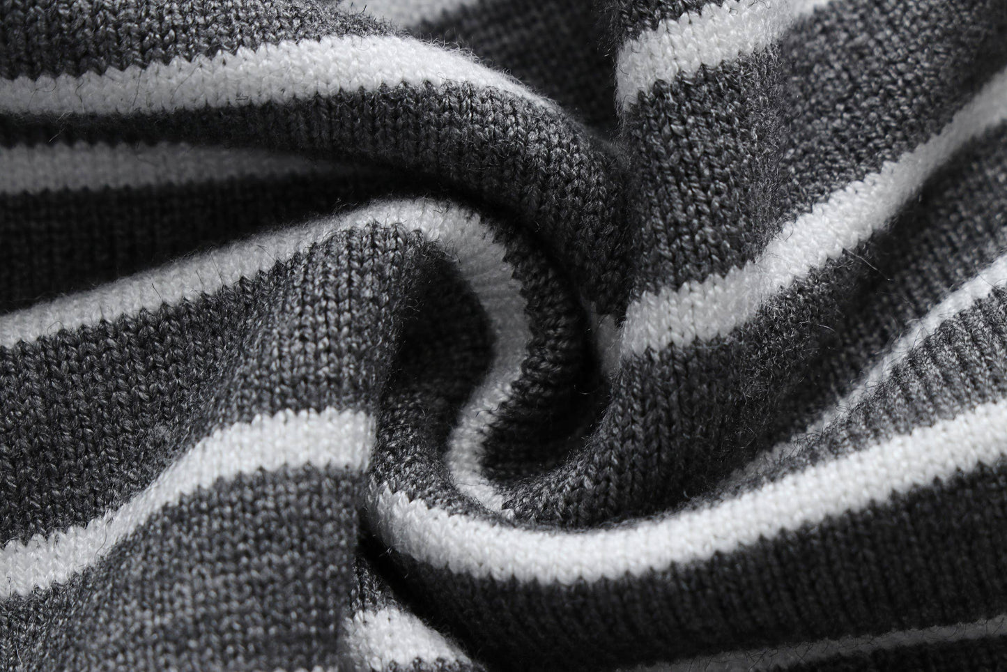 TURTLENECK STRIPED PULLOVER SWEATER