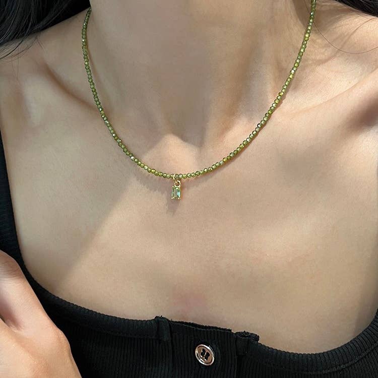 Simple and light luxury green zircon necklace