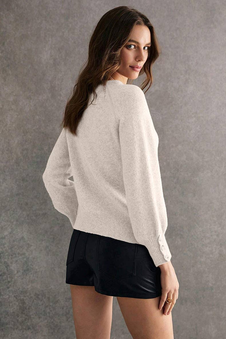 Simple and versatile round-neck pullover