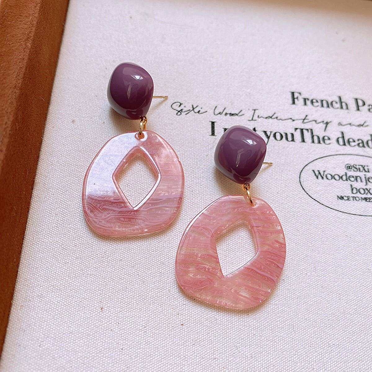 IRREGULAR GEOMETRIC TEMPERAMENT EARRINGS