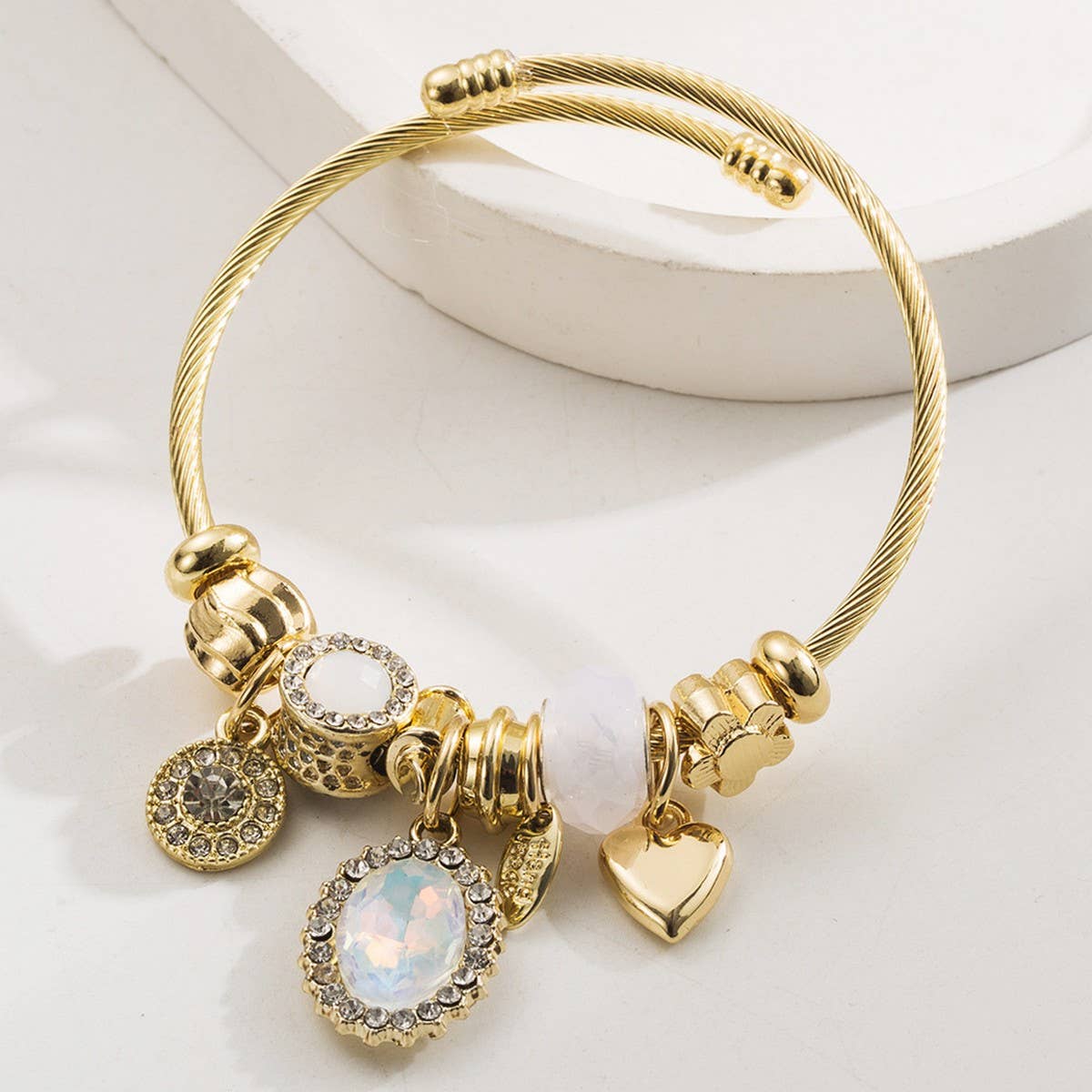 Stylish Couple Bracelet with Round Heart Pendant_CWMM8578
