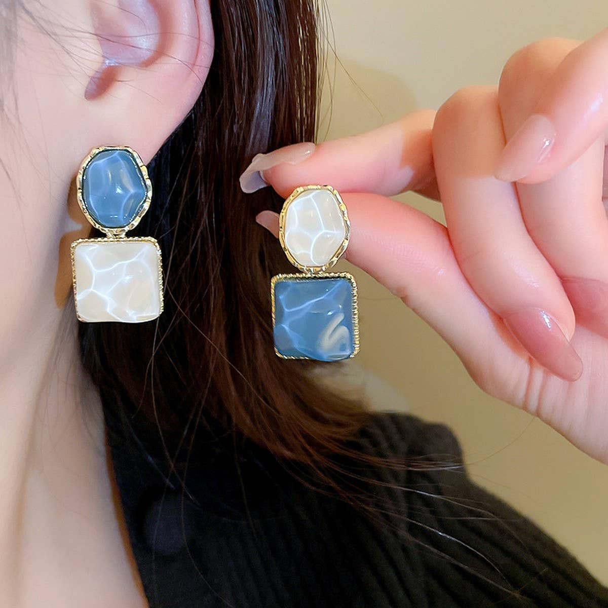 IRREGULAR SQUARE OVAL EARRINGS WITH WATER PATTERNS