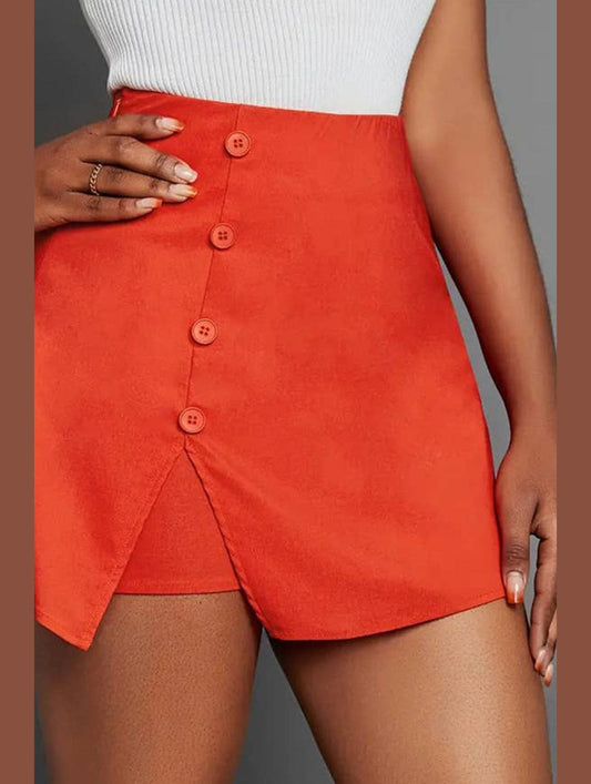 BUTTON-EMBELLISHED SOLID COLOR SPLIT SKIRT_CWBSS0181