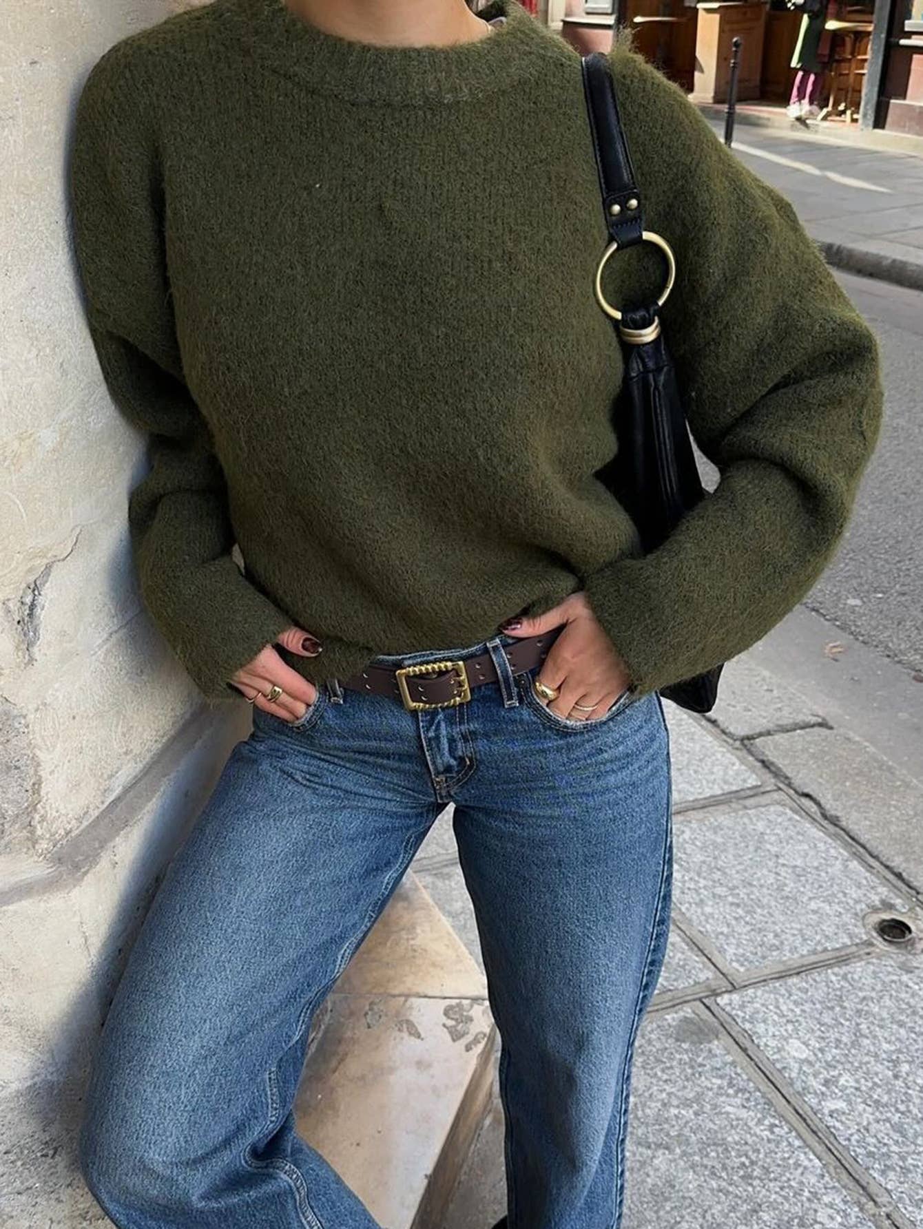 Simple long-sleeved solid-color knitted sweater