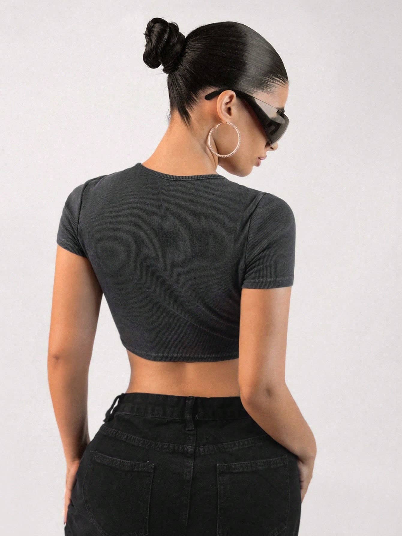 Solid-color slimming vest with a sense of design