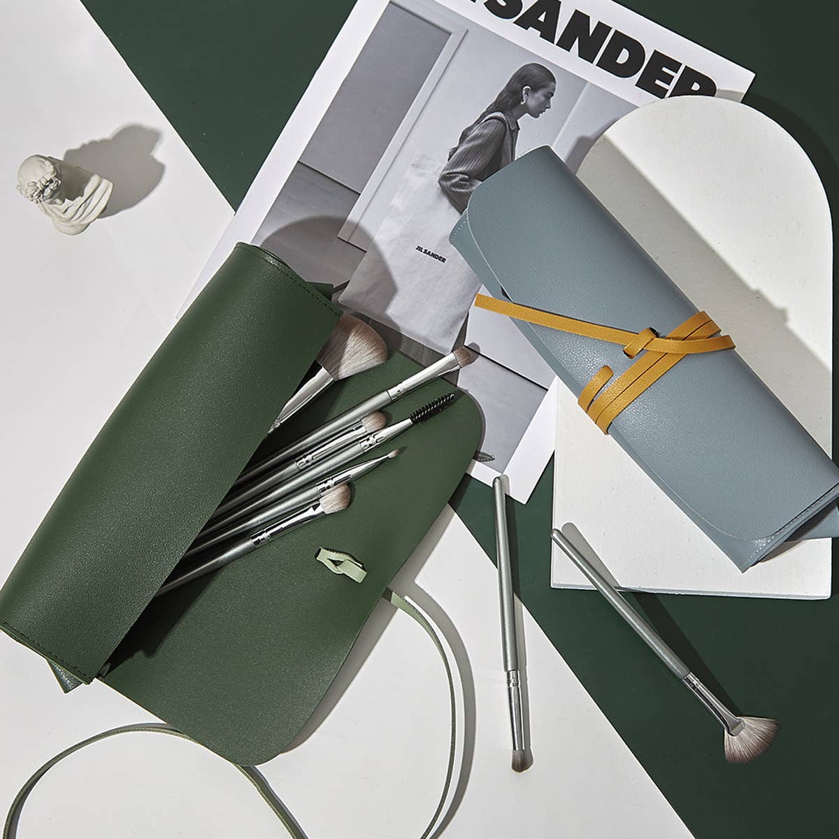 SIMPLE AND PORTABLE EYE SHADOW BRUSH STORAGE BAG_CWAB1833