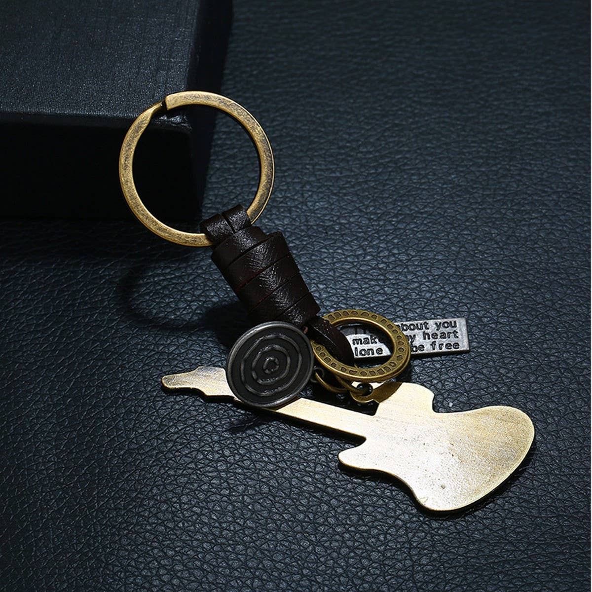 SIMPLE RETRO CREATIVE ALLOY GUITAR KEYCHAIN_CWMM4768