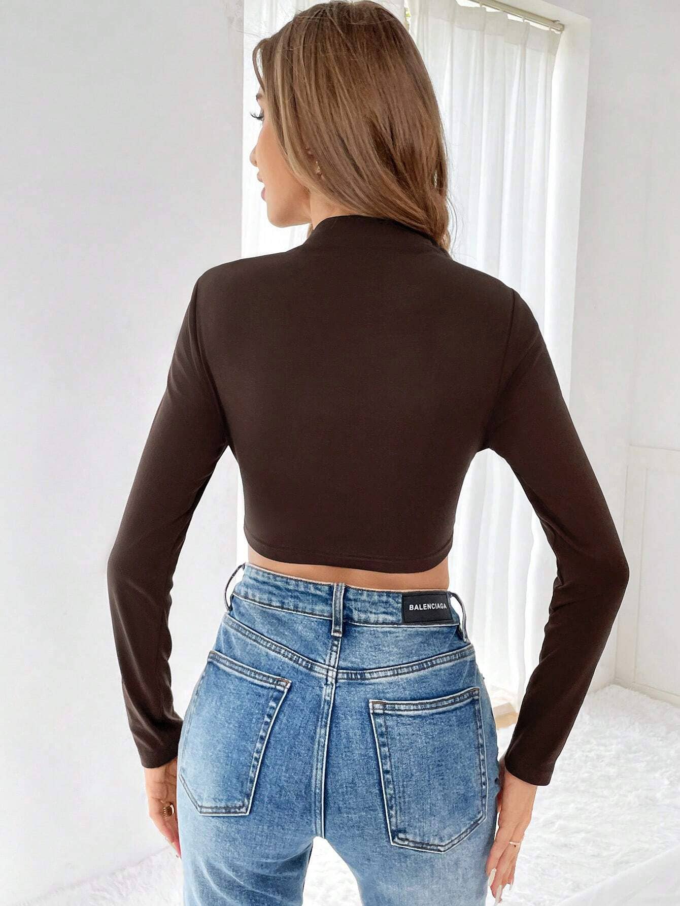 ULTRA SHORT HALF-NECK LONG-SLEEVE T-SHIRT