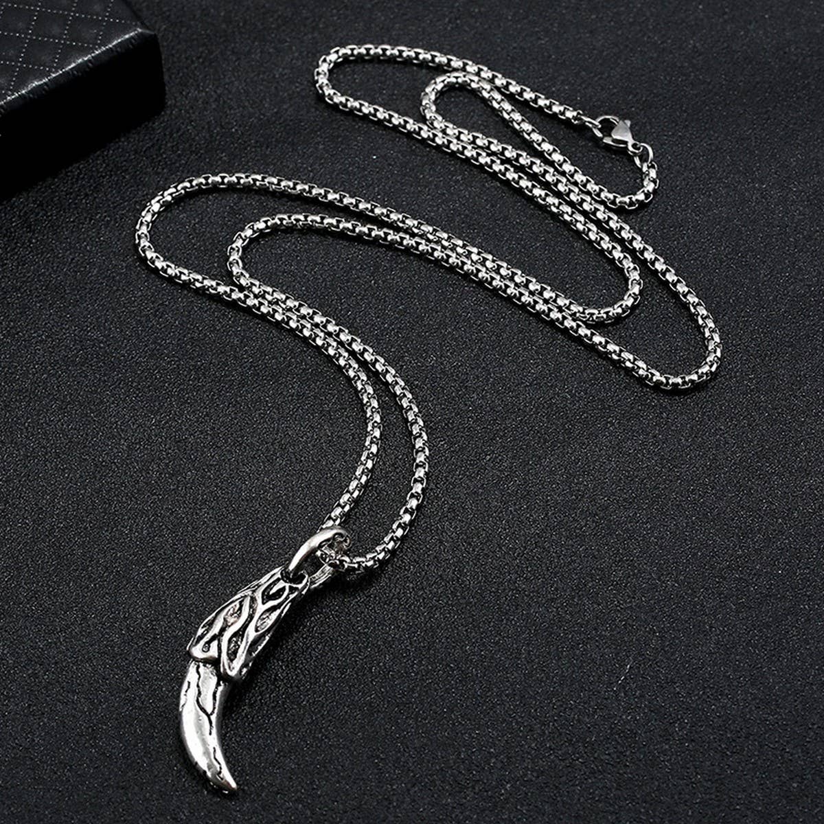 RETRO CREATIVE ALLOY PENDANT NECKLACE_CWMM4612