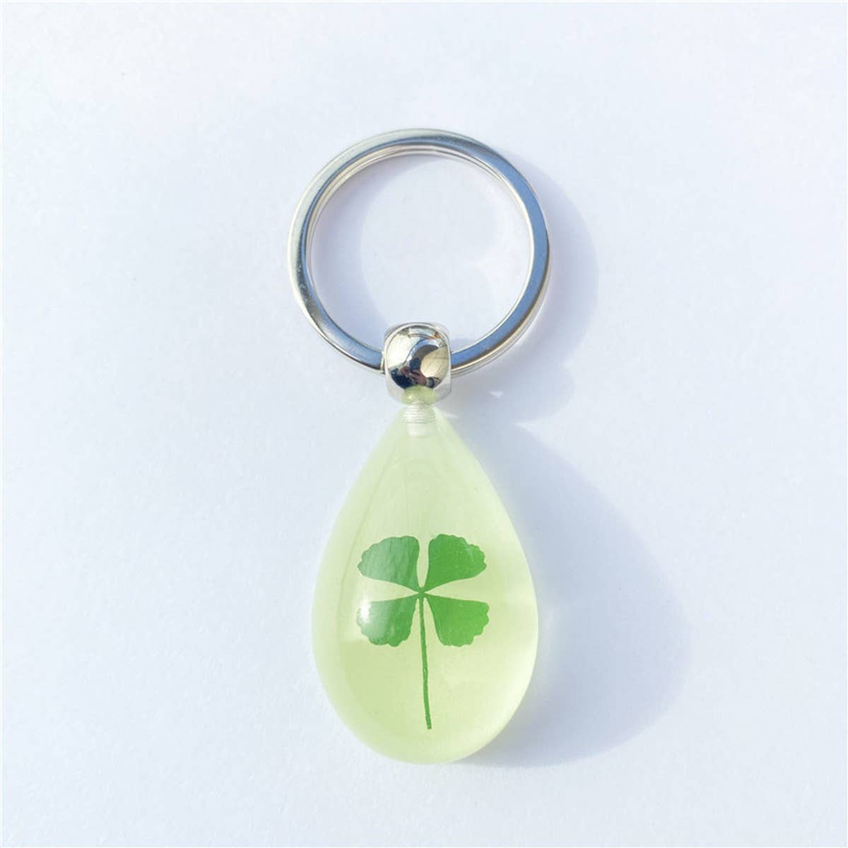 CREATIVE NEW FOUR-LEAF CLOVER LUMINOUS KEYCHAIN