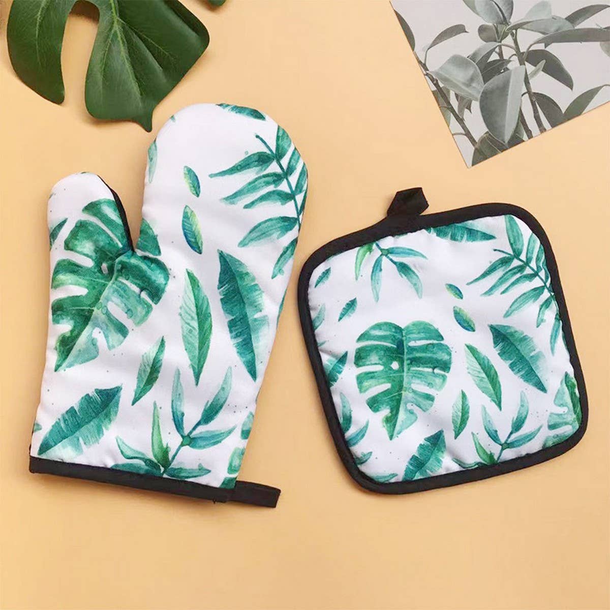 THICKENED ANTI-SCALDING OVEN GLOVES