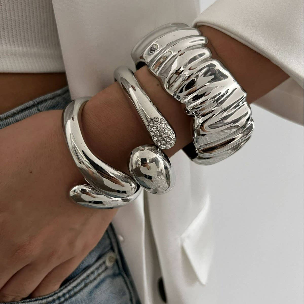 FASHIONABLE SPRING OPEN METAL SMOOTH BRACELET