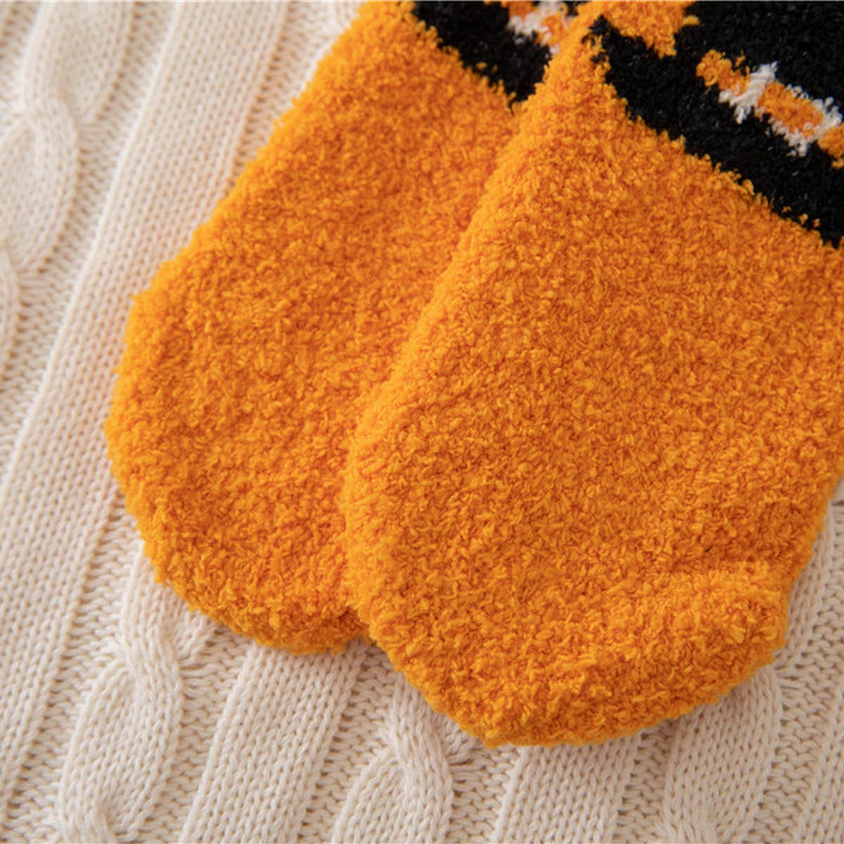 HALLOWEEN THICKENED CORAL FLEECE SOCKS