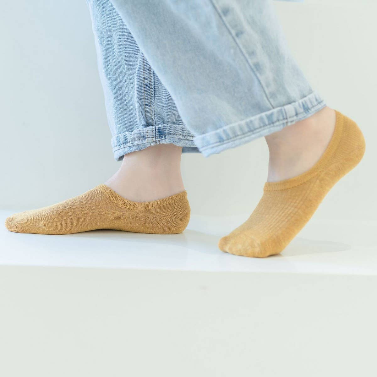 WOMEN'S SOLID COLOR SHALLOW INVISIBLE SOCKS