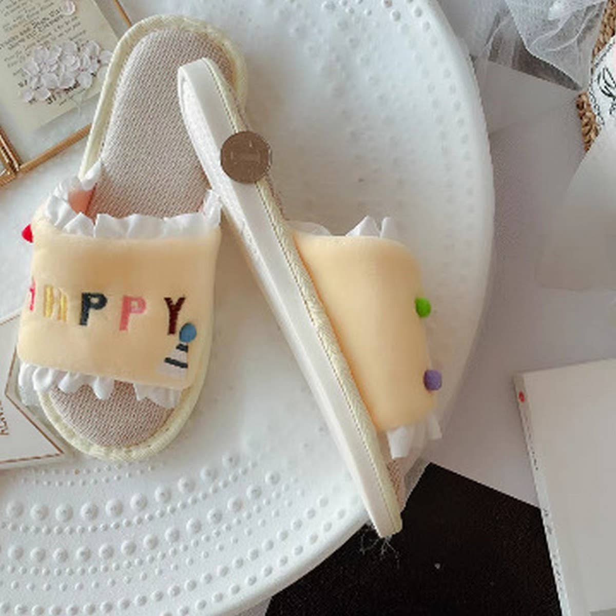 EMBROIDERED LITTLE GIRL LINEN SLIPPERS FOR WOMEN