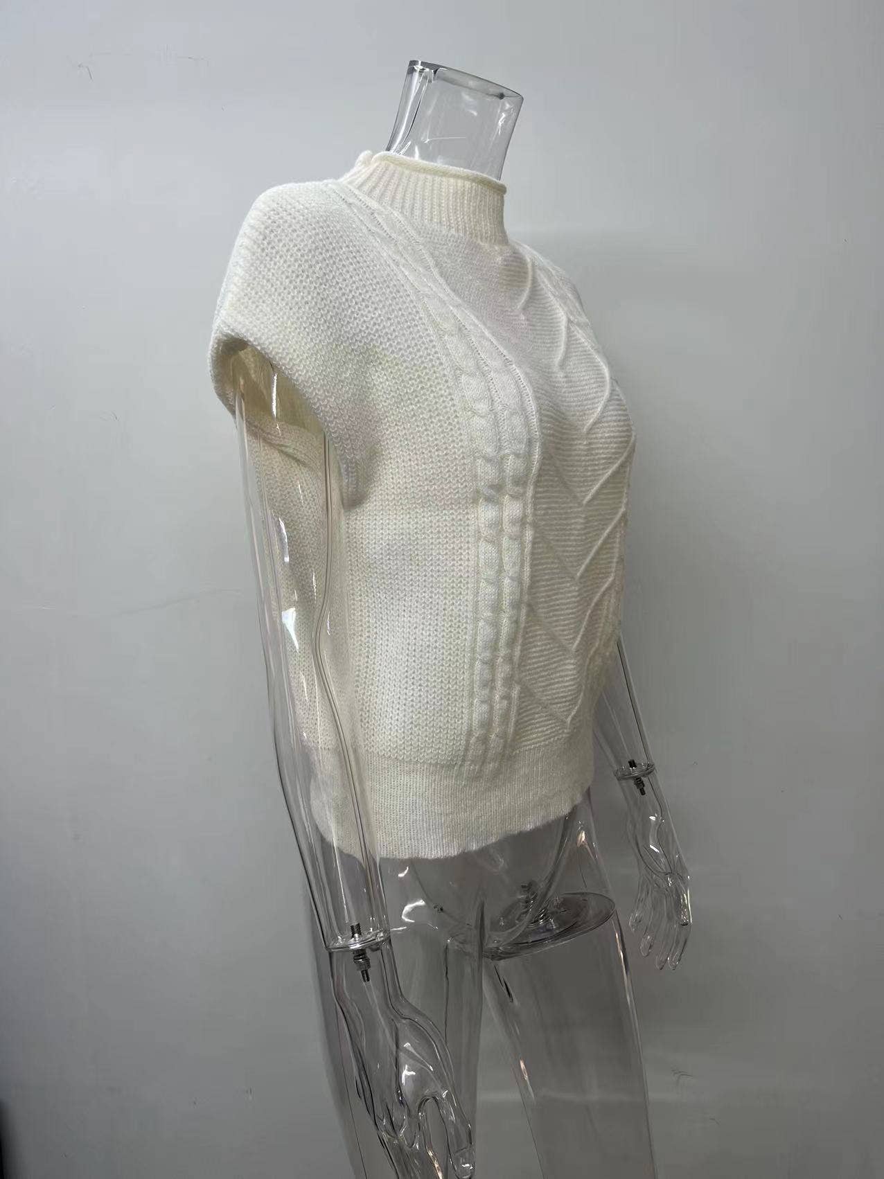 Solid-color twisted high-necked vest