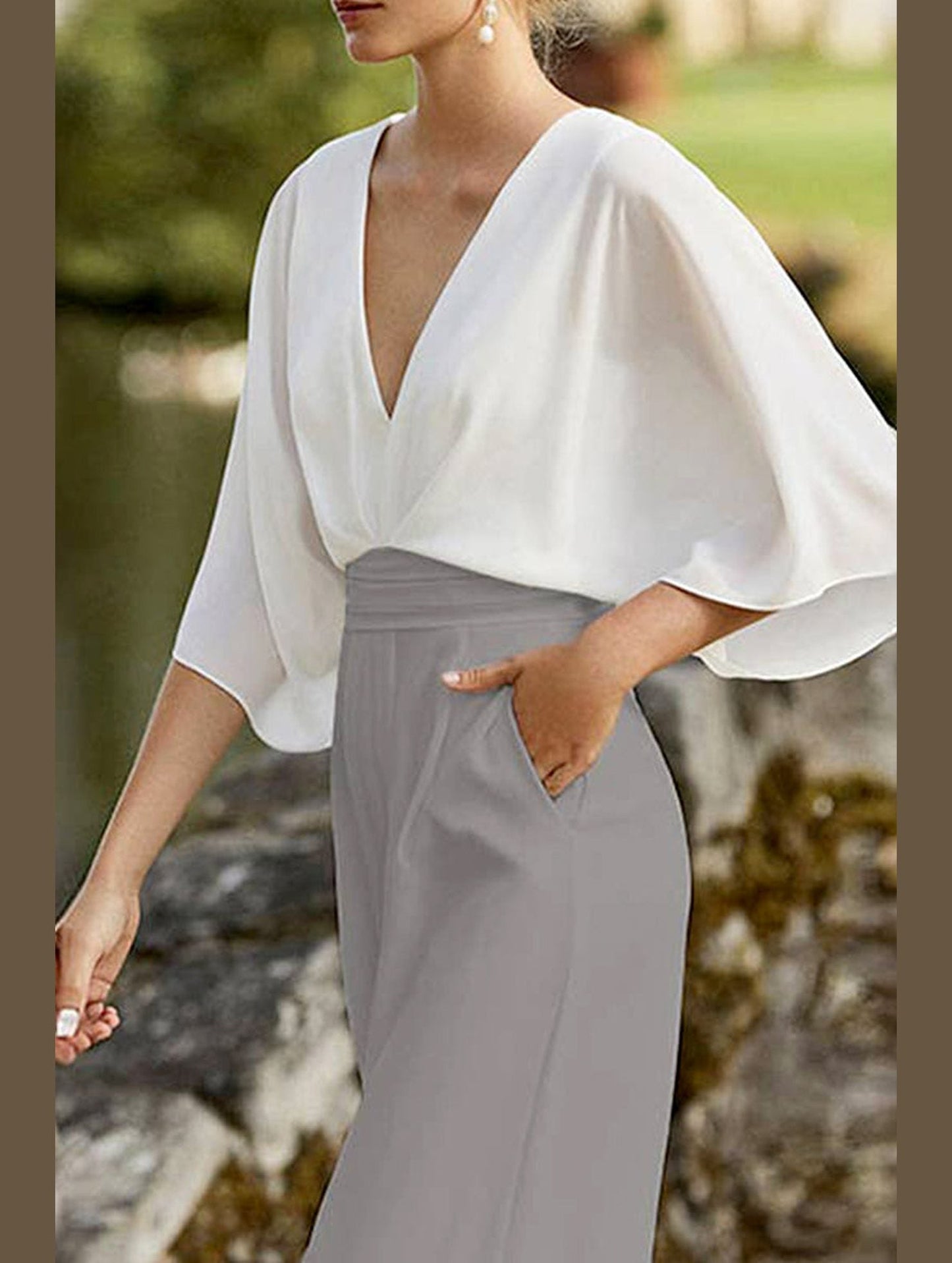 COLOR-MATCHING POCKET V-NECK ROMPER_CWSJS0774