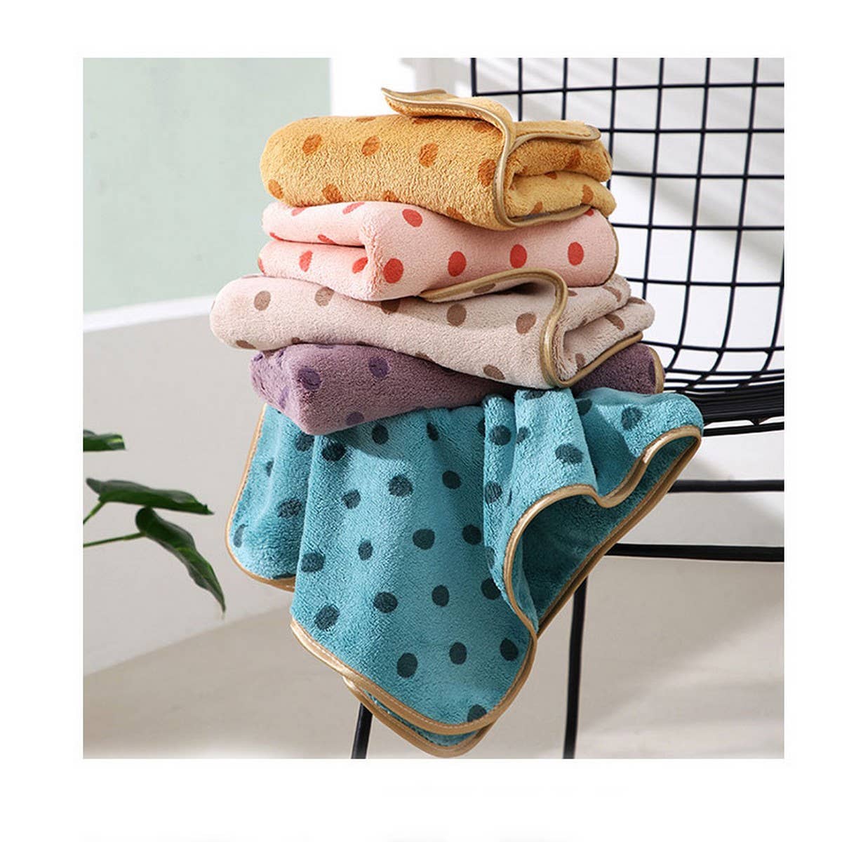 CORAL FLEECE POLKA DOT ABSORBENT FACE TOWEL