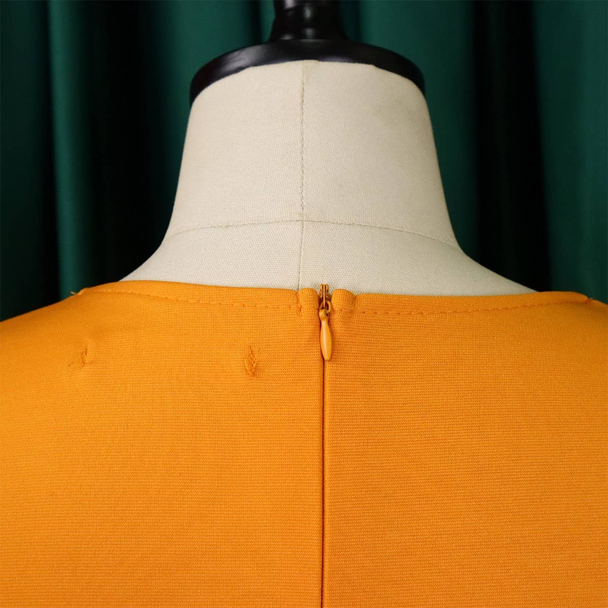 LONG-SLEEVED TIE-STRAP COLOR-BLOCKED DRESS