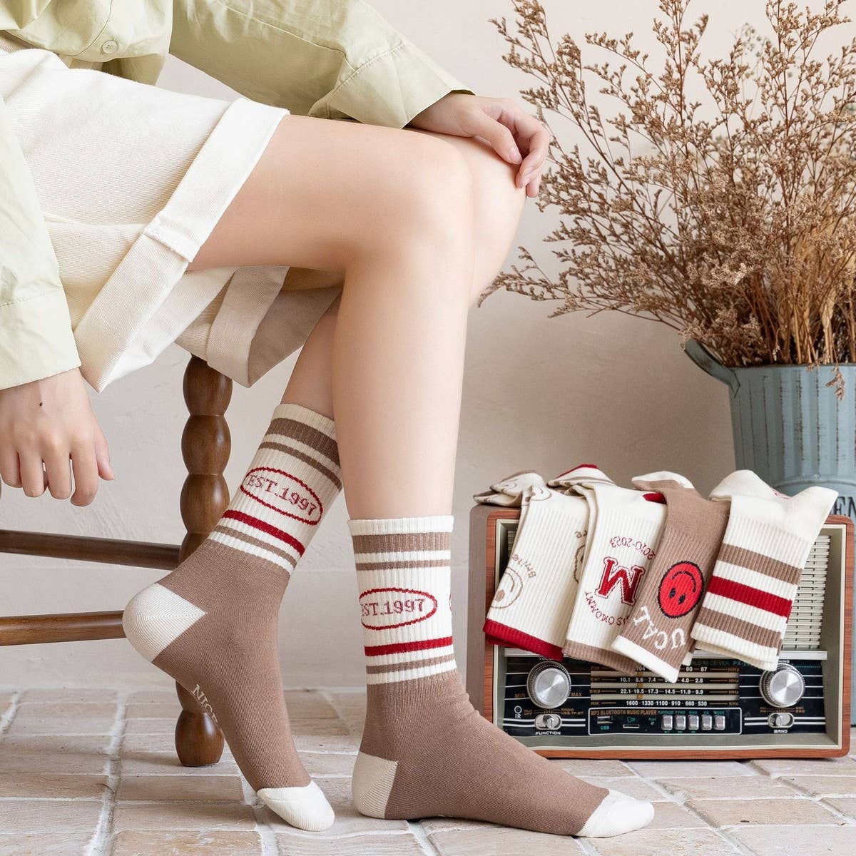 NEW LADIES CARTOON SMILEY FACE LETTER SOCKS