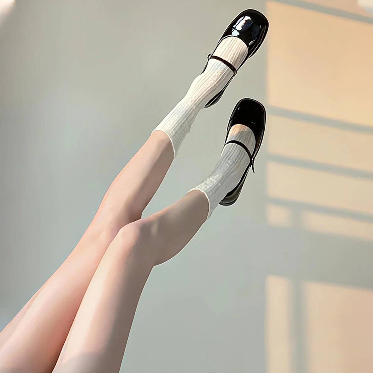 THIN LACE MESH SOCKS VERSATILE MID LENGTH SOCKS