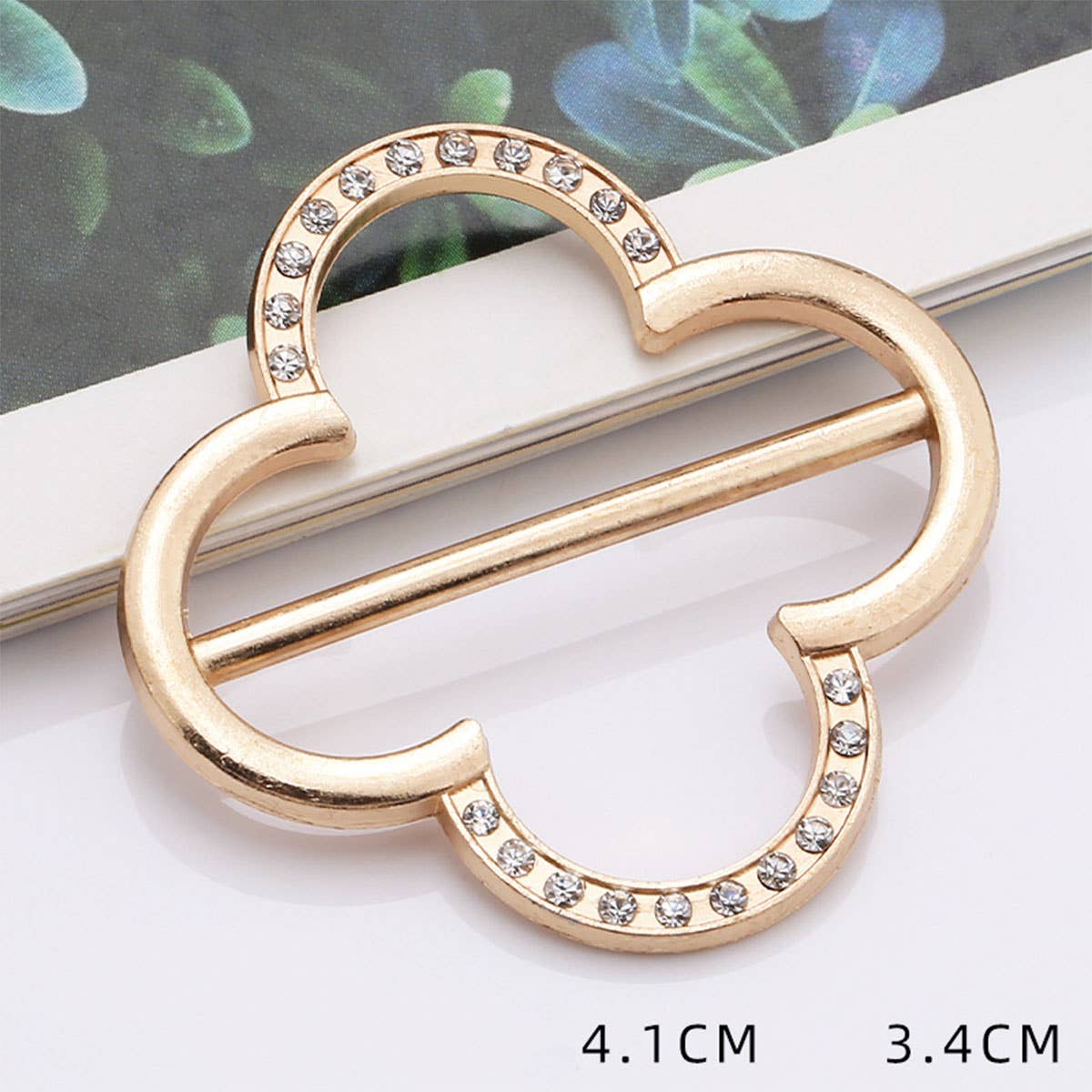 LACE AND DIAMOND CORNER BUTTONS SCARF RING