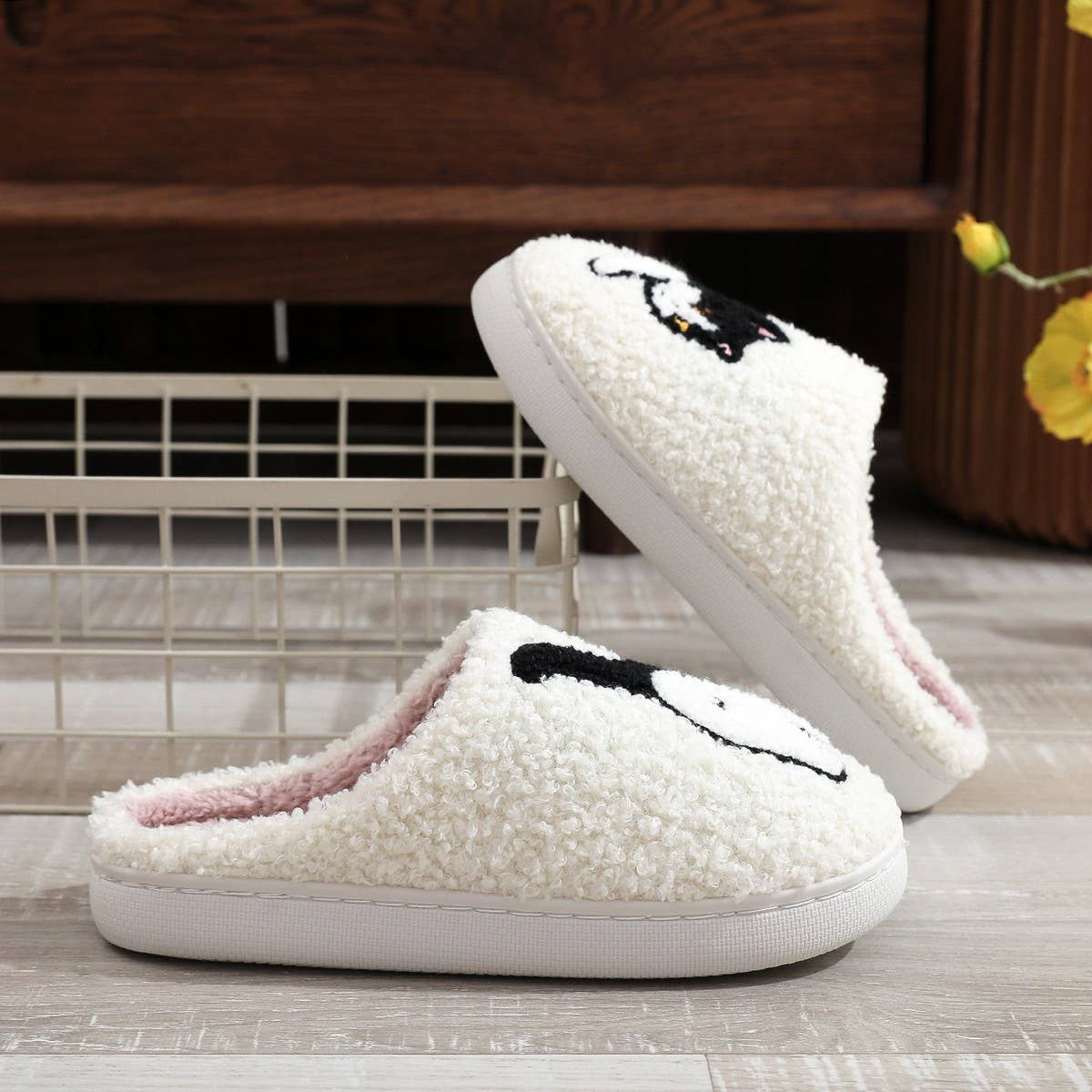 FUNNY EGG CAT EMBROIDERED COTTON SLIPPERS
