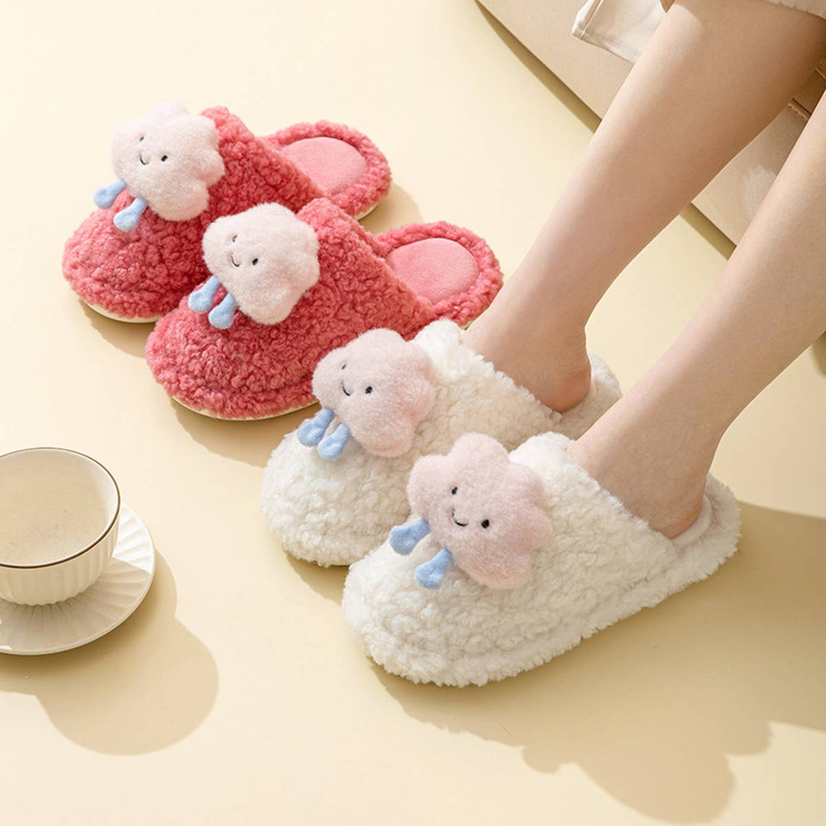 HOME FASHION CLOUD PLUSH SLIPPERS